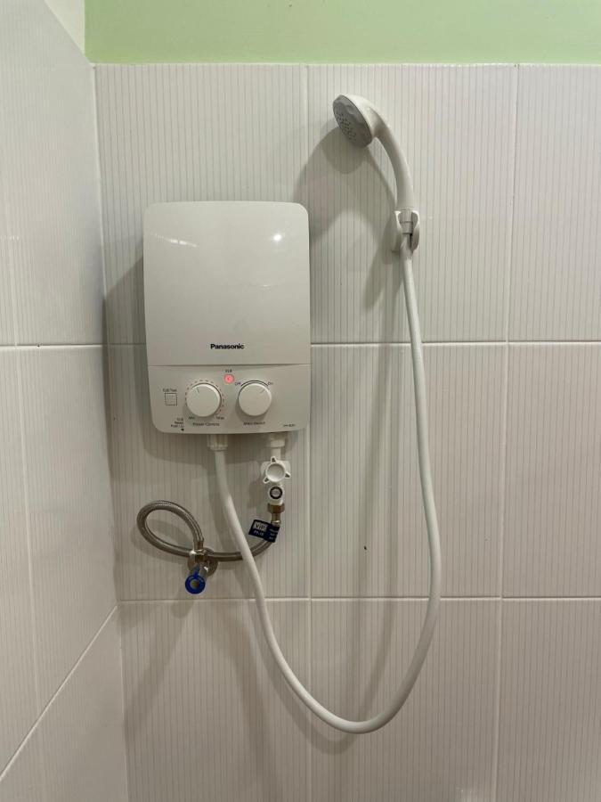 Benutten 99 Hotel Kampong Parit Tengah Esterno foto