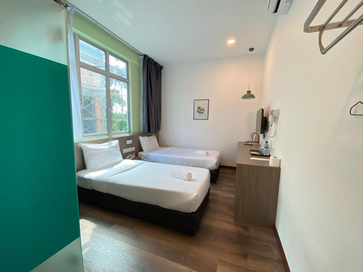 Benutten 99 Hotel Kampong Parit Tengah Esterno foto