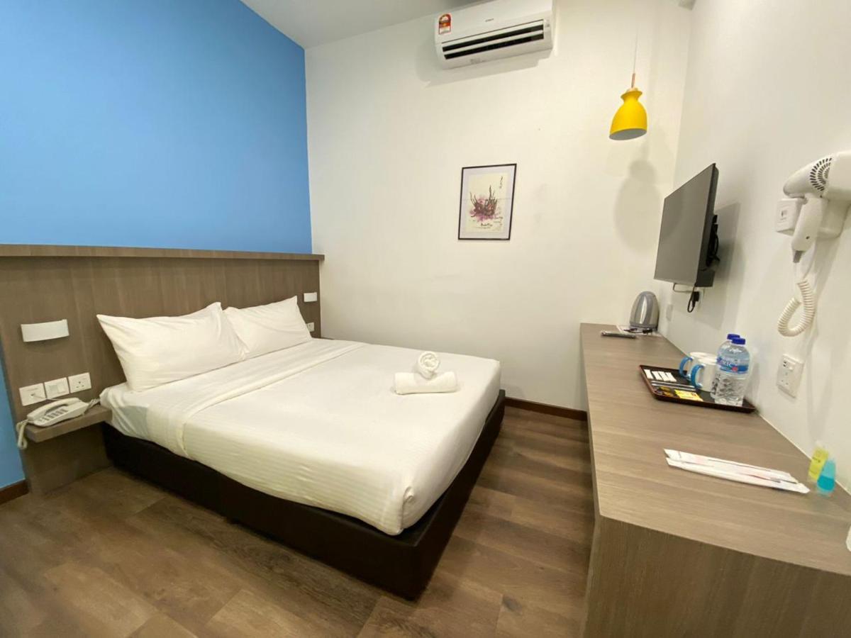 Benutten 99 Hotel Kampong Parit Tengah Esterno foto